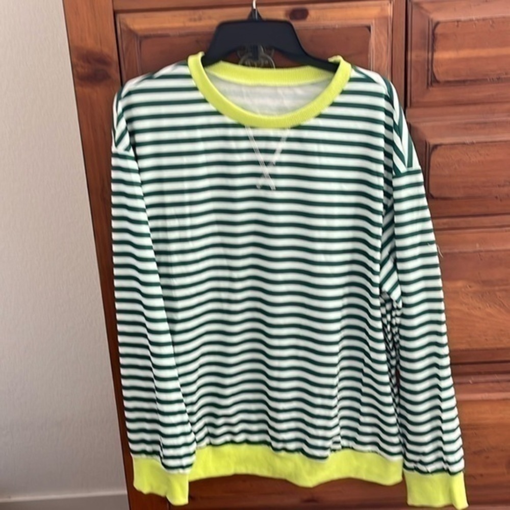 Green And White Striped Top With Lemon Trim Size 2XL NWOT